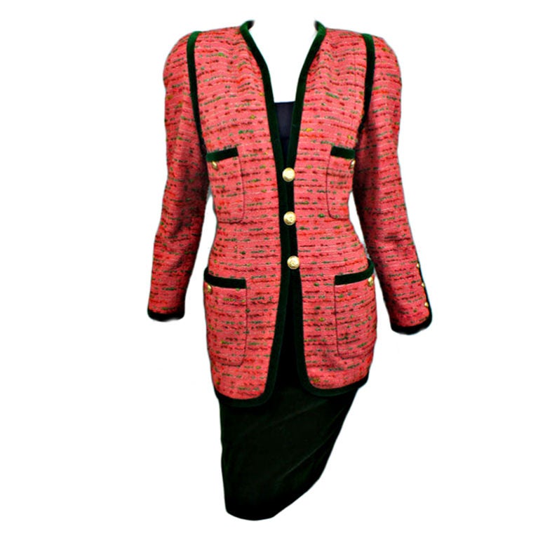CHANEL Vintage Pink Green Tweed Wool Boucle and Velvet Skirt Suit For Sale  at 1stDibs