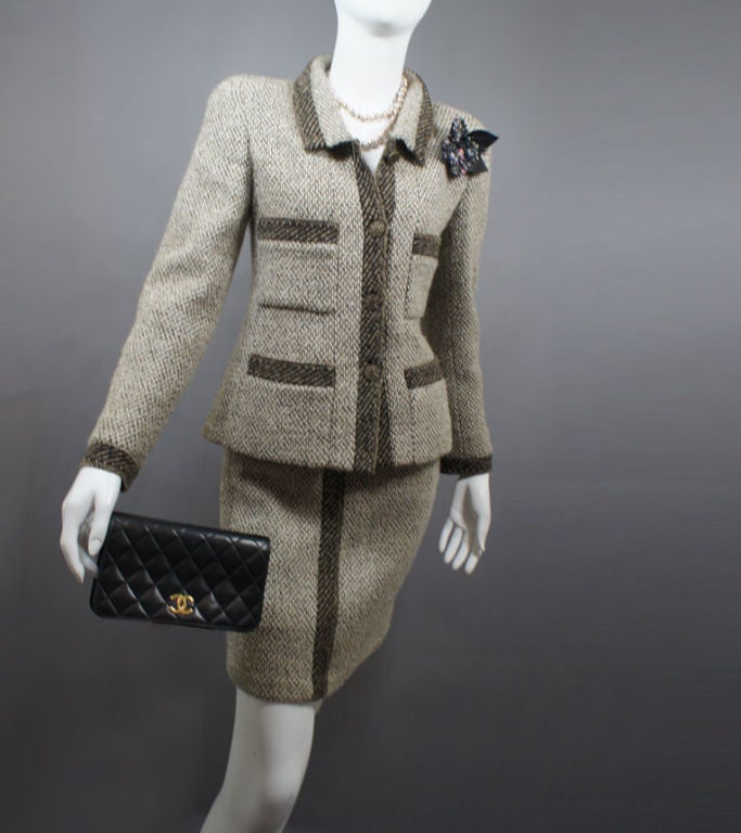 CHANEL Cream & Camel Tweed Boucle Wool Skirt Suit Size 36