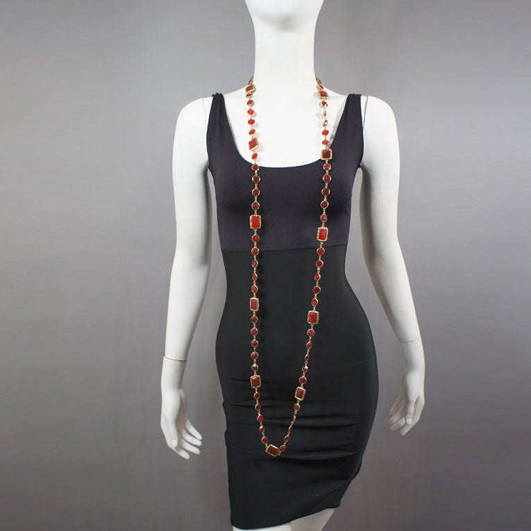 CHANEL 1981 Vintage Ruby Crystal Chicklet Sautoir Necklace For Sale 1