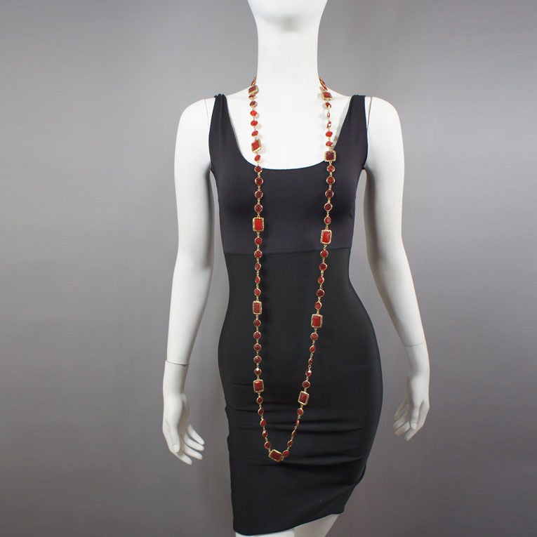 CHANEL 1981 Vintage Ruby Crystal Chicklet Sautoir Necklace For Sale 2