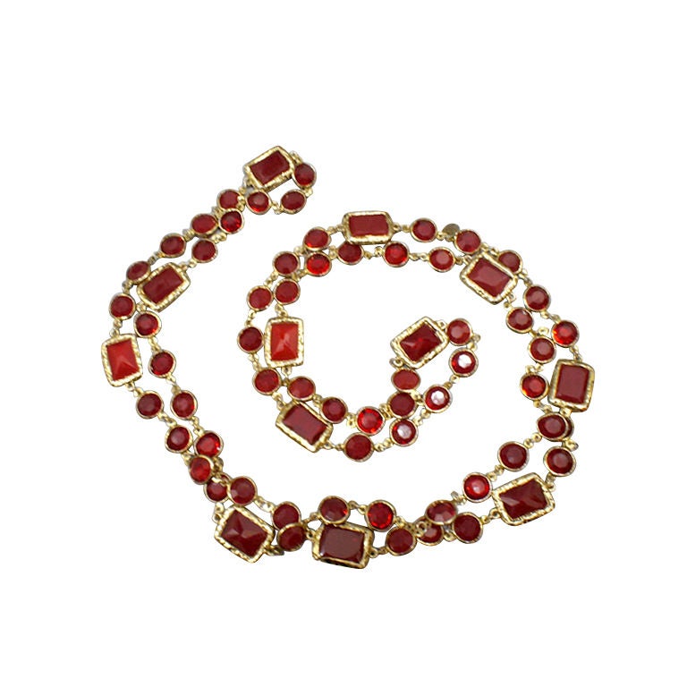 CHANEL 1981 Vintage Ruby Crystal Chicklet Sautoir Necklace For Sale