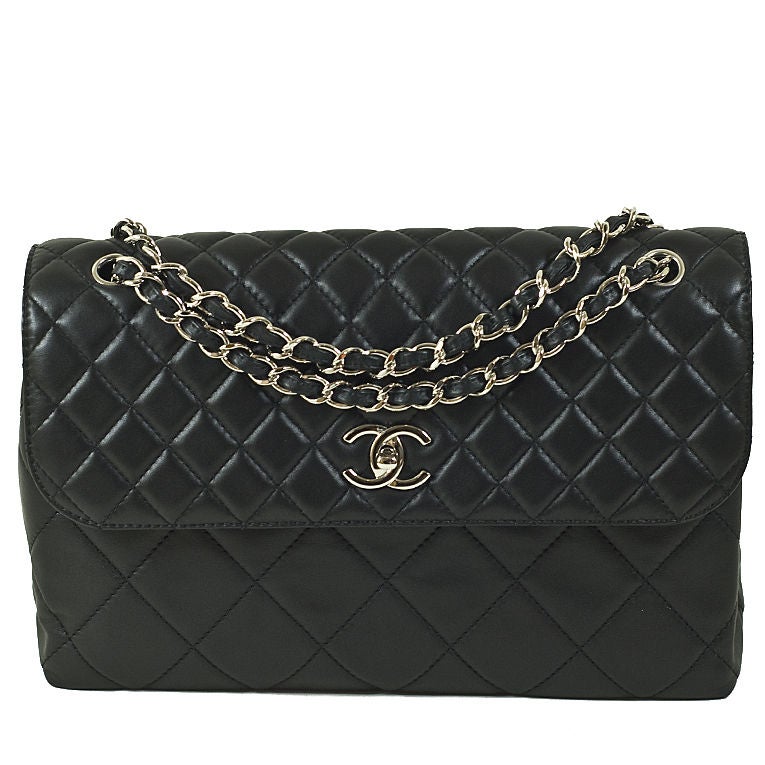 CHANEL 11P Black Calfskin "In The Business" Bag SHW NWT