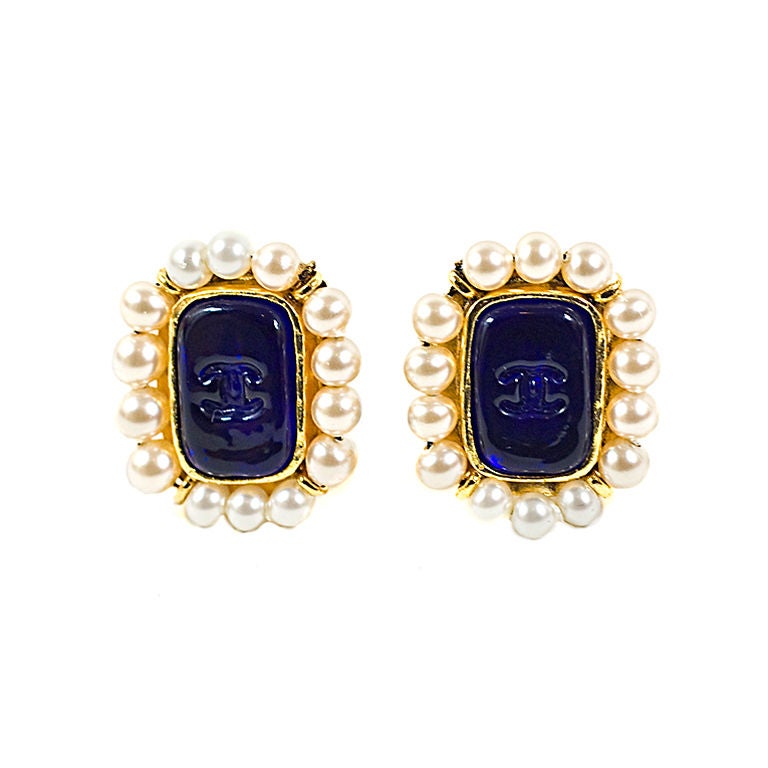 CHANEL 94A Sapphire Gripoix & Faux Pearl Gold-Tone CC Earrings
