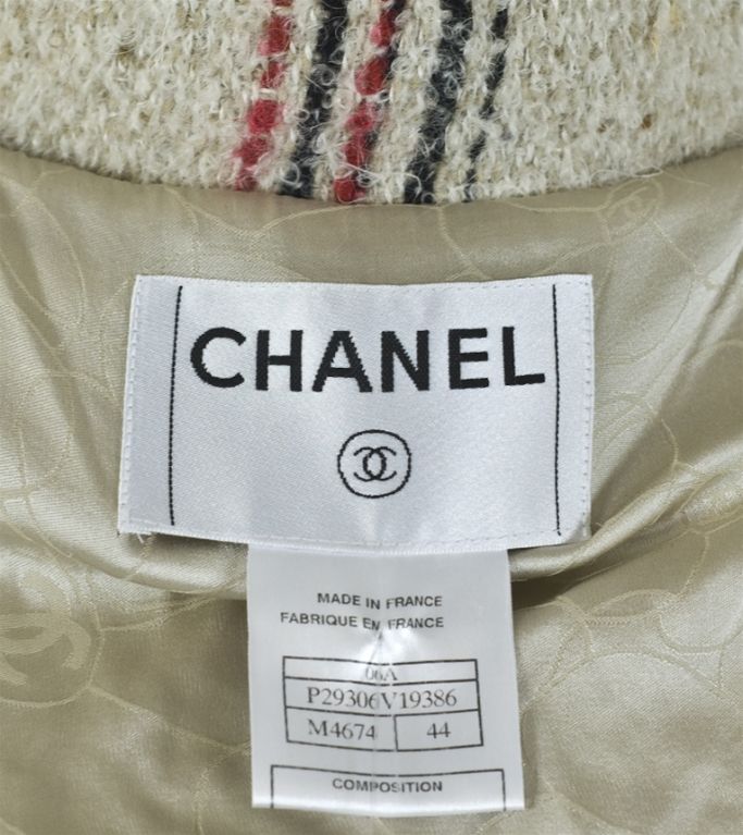CHANEL 06A Beige Tan Multi Boulce Toggle Vest w/ Hood & Camellia For Sale 2
