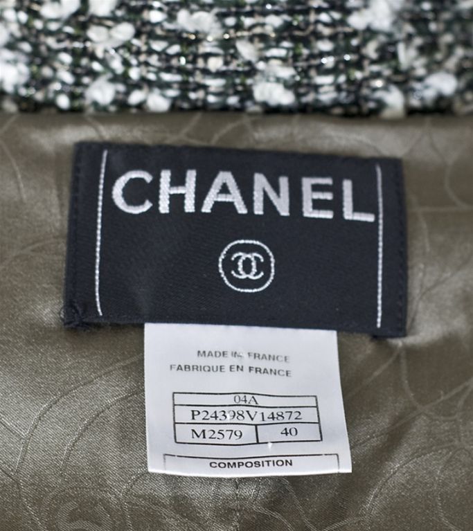 CHANEL 04A Black and White Fantasy Tweed Jacket FR 40 US 8 For Sale 2