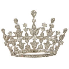 Brilliant Diamond Crown Pendant