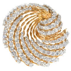 VAN CLEEF & ARPELS Paris Diamond Gold Brooch