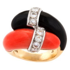 KUTCHINSKY Gold, Coral, Black Onyx and Diamond Ring