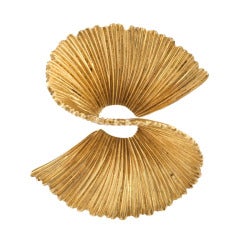 Tiffany 
Co. Retro Gold Brooch