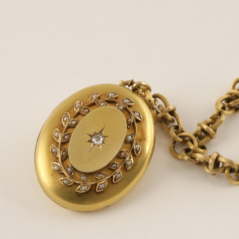 Antique Pearl Diamond Gold Locket Necklace In Excellent Condition For Sale In New York, NY