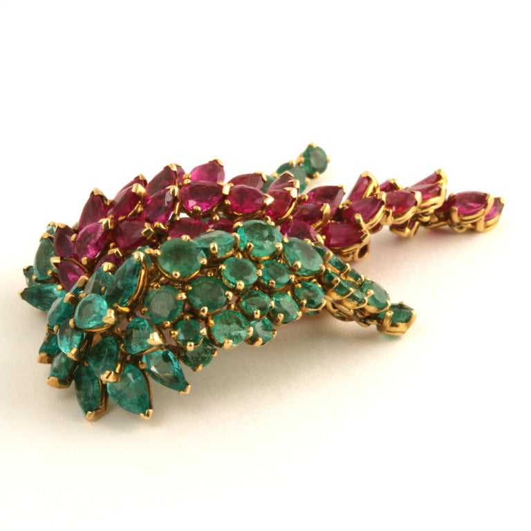 Marshak Mid-20th Century Ruby Emerald Gold Grape Cluster Brooch In Excellent Condition In New York, NY