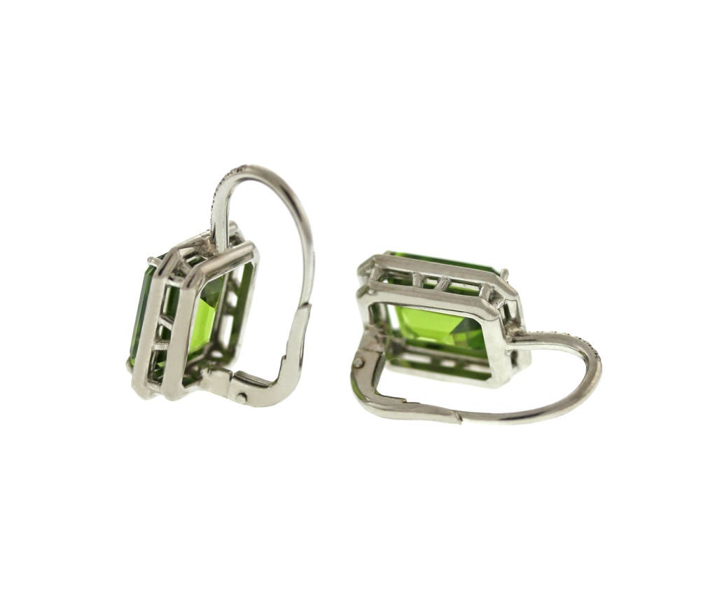 peridot emerald cut