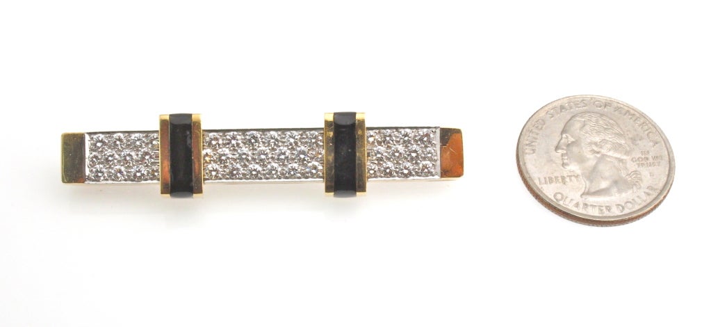 DAVID WEBB Bar Pin with Diamonds in 18kt Gold