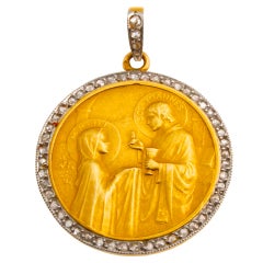 First Communion Pendant in 18kt gold surrounded by Diamonds