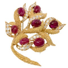 VAN CLEEF & ARPELS Large Gold, Diamond and Ruby Clip Brooch