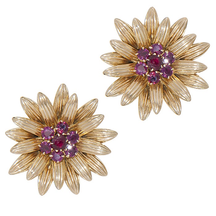 VAN CLEEF & ARPELS Gold & Ruby Ear Clips