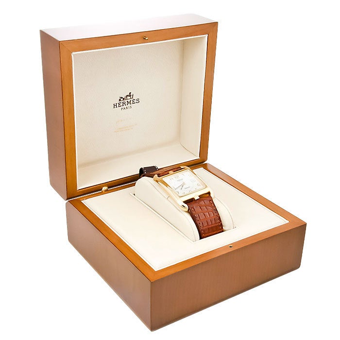 Gents or Unisex 18K Yellow Gold Cape Cod Watch, Automatic, self winding movement, Leather Strap with Gold Deployment, Original box and Papers, only worn a few times.