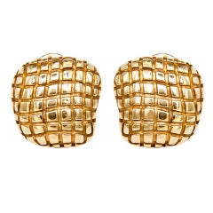 ANGELA CUMMINGS Gold Waffle Ear Clips