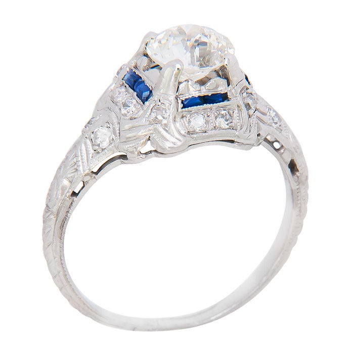 Art Deco Diamond Engagement Ring In Excellent Condition In Chicago, IL