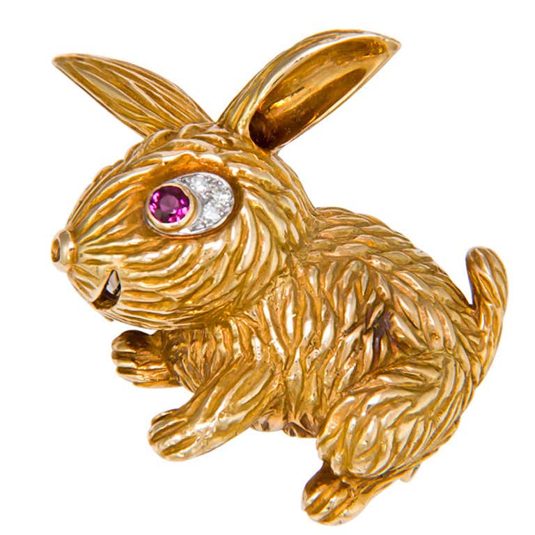 CARTIER Cute Gold Bunny Clip Brooch at 1stDibs