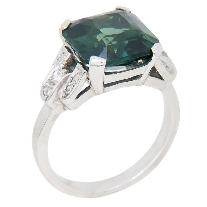 Art Deco Platinum and Green Ceylon Sapphire Ring