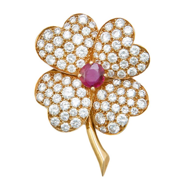 Van Cleef and Arpels Clover Clip Brooch at 1stDibs