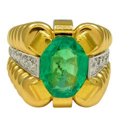 VAN CLEEF 
ARPELS Emerald and Diamond Ring