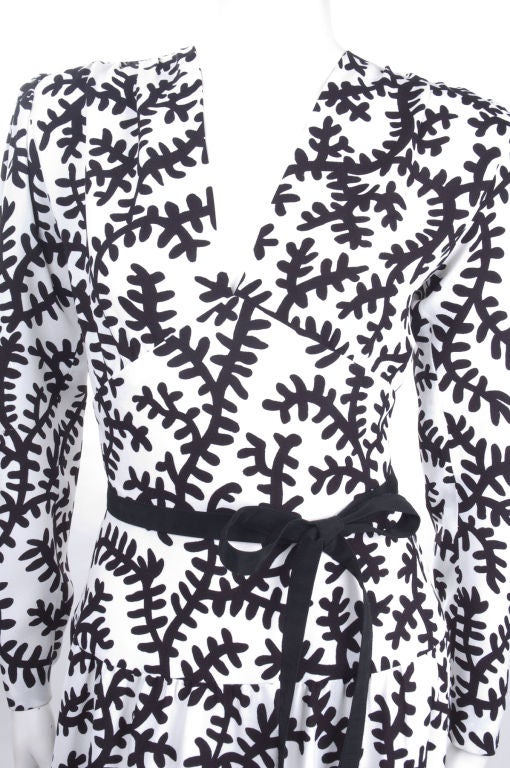 Vintage 80's Yves Saint Laurent Dress in Black and White. In Fair Condition For Sale In Hamburg, Deutschland