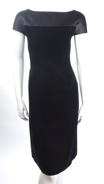 Vintage 70' Christian Dior Velvet Dress with Bow on the Back For Sale 3