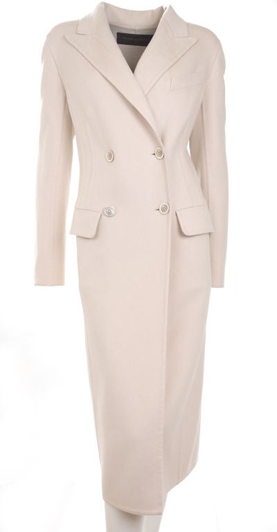 Louis Vuitton Cashmere Coat.
Color: Creme 
No size label - about US 6/8

Measurement:
Length 45.5