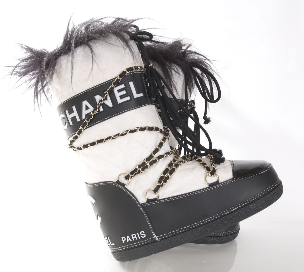 CHANEL APRES SKI MOON BOOTS at 1stDibs | chanel apres ski boots, chanel  moon boots