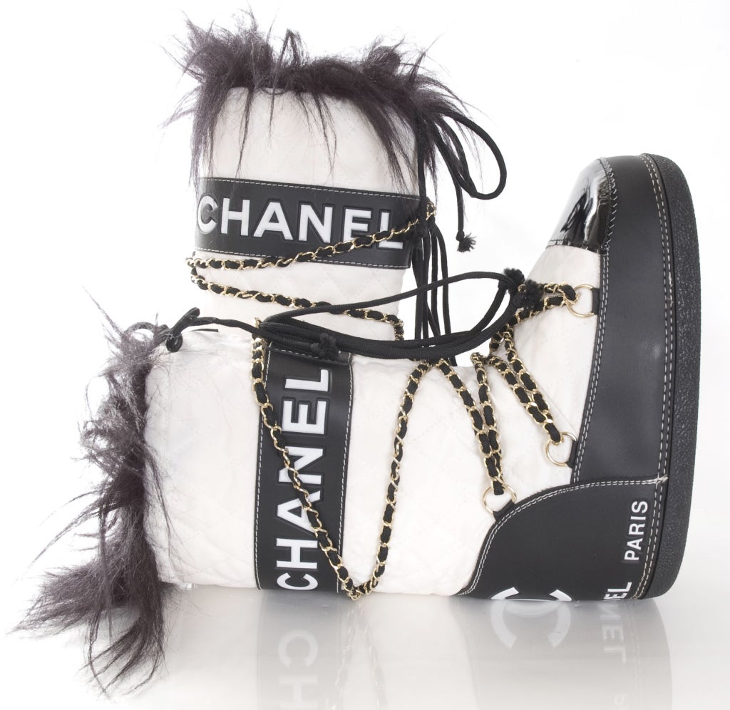 Women's CHANEL APRES SKI MOON BOOTS