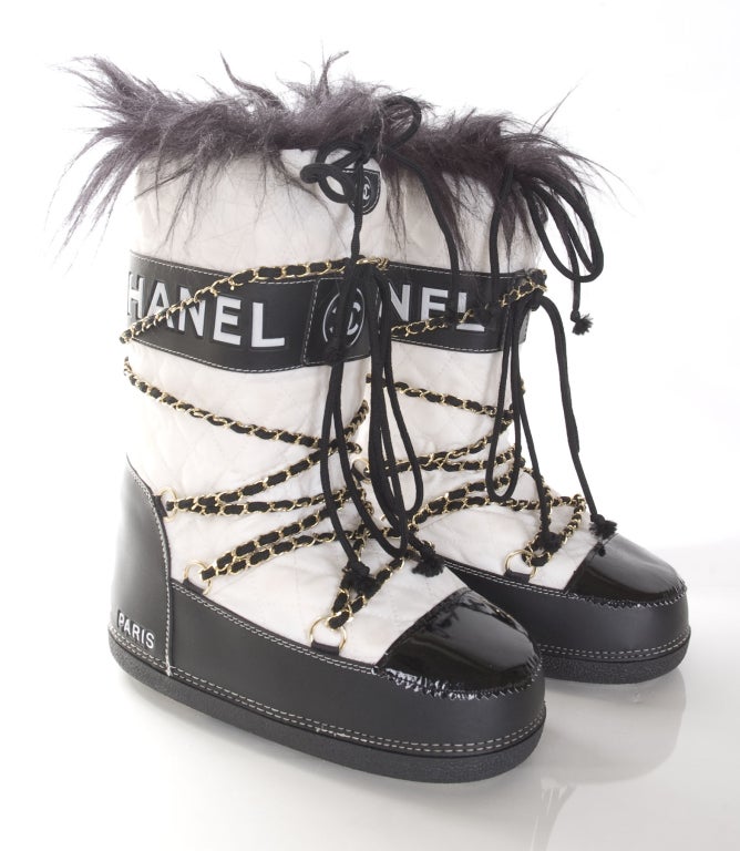 CHANEL APRES SKI MOON BOOTS at 1stDibs | chanel apres ski boots, chanel  moon boots