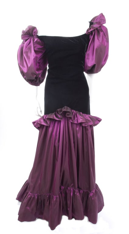 Vintage Yves Saint Laurent Orchid Taffeta and Black Velvet Evening Dress In Excellent Condition For Sale In Hamburg, Deutschland