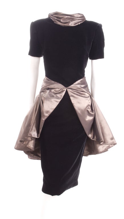 Vintage 80's Jacqueline de Ribes  Black Velvet Cocktail Dress with Bronze Silk  In Good Condition For Sale In Hamburg, Deutschland