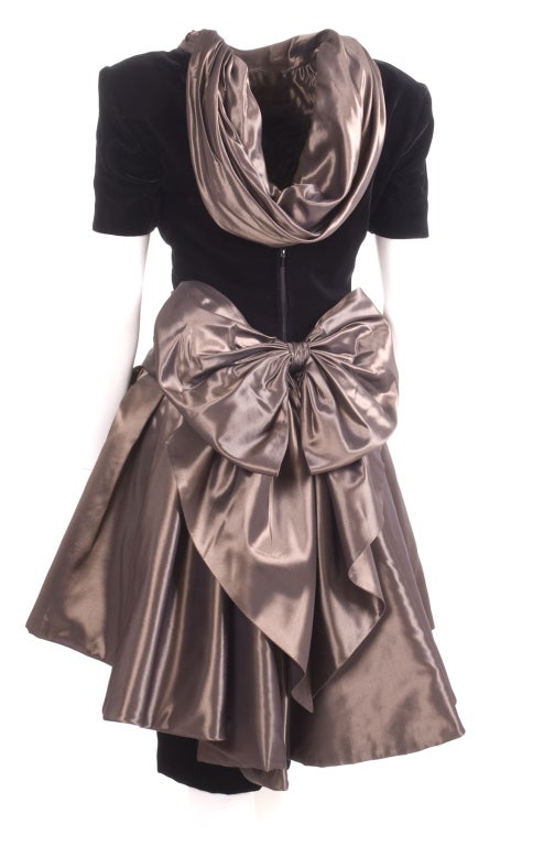 Vintage 80's Jacqueline de Ribes  Black Velvet Cocktail Dress with Bronze Silk  For Sale 4