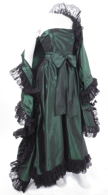 Yves Saint Laurent Green Silk Taffeta Gown and Stole In Excellent Condition For Sale In Hamburg, Deutschland