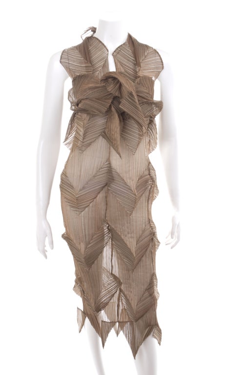 90's Issey Miyake Sculptural Pleated Dress In Excellent Condition In Hamburg, Deutschland