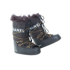 Vintage CHANEL APRES SKI MOON BOOTS Size 5 to 7