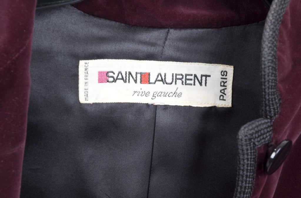 70's Yves Saint Laurent Velvet Coat. For Sale 1