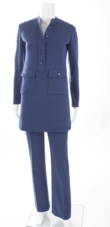 1967 Yves Saint Laurent Jersey Suit.
Size: 38

Measurement:
Top: length 30