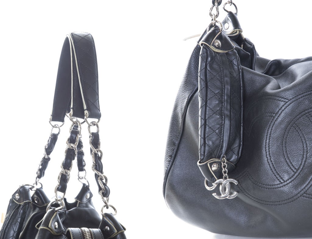 Chanel Black Leather Shoulder Bag 3
