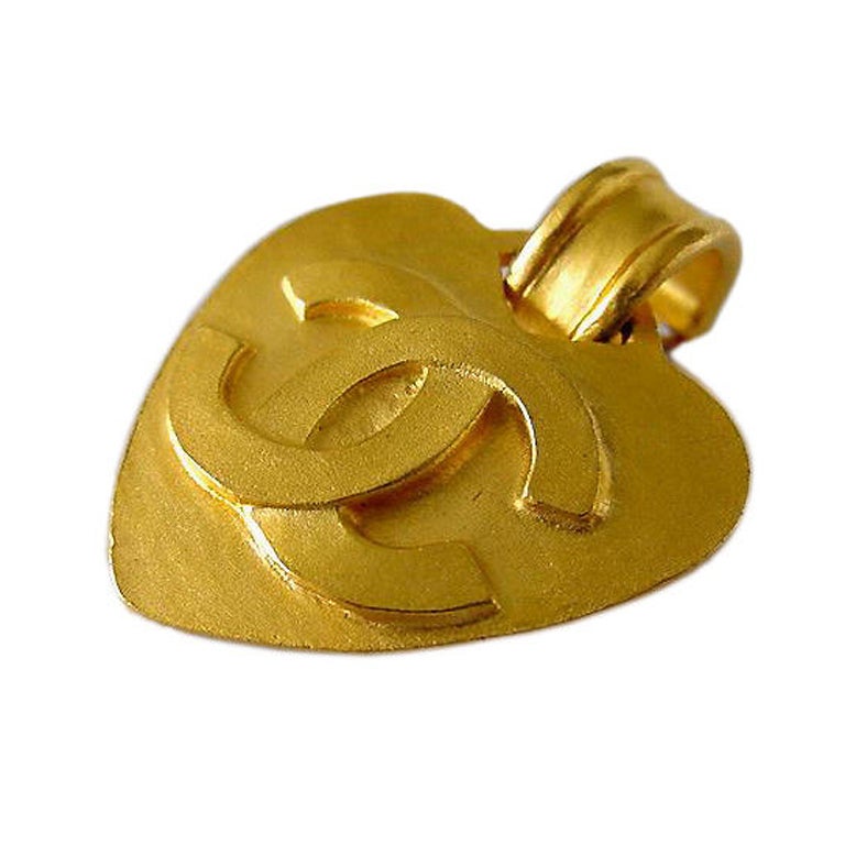 CHANEL Earring pair of vintage bold hearts large CC clip on Mint