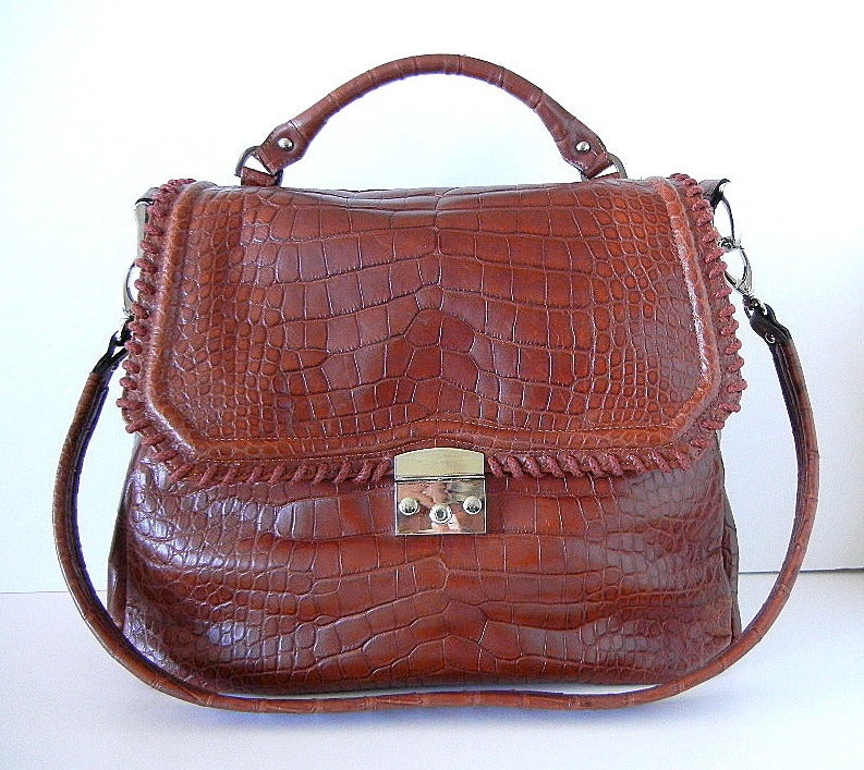 Especially made for a private customer, this incredible supple matte Crocodile DALLAS style BE&D bag is a fantastic find! 
Soft and luscious this roomy beauty comes with a detachable crocodile shoulder strap also allows for cross body wear.
Rich
