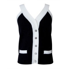 CHANEL 06A Top Cashmere Black White Trim Great Buttons 42 / 8 6