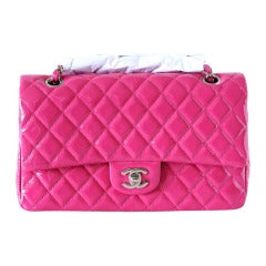 CHANEL bag medium classic flap vivid Fuschia patent leather NEW