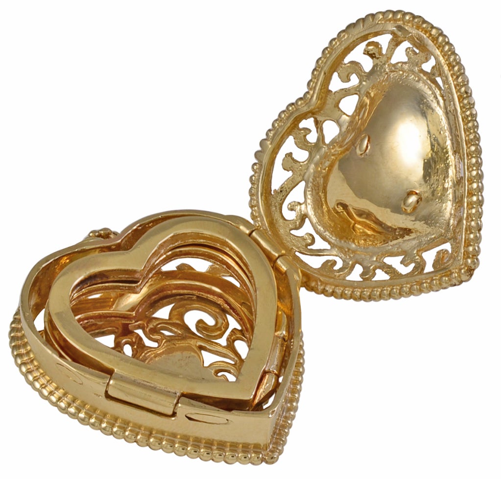 Heart Locket for Six Pictures In Excellent Condition In New York, NY
