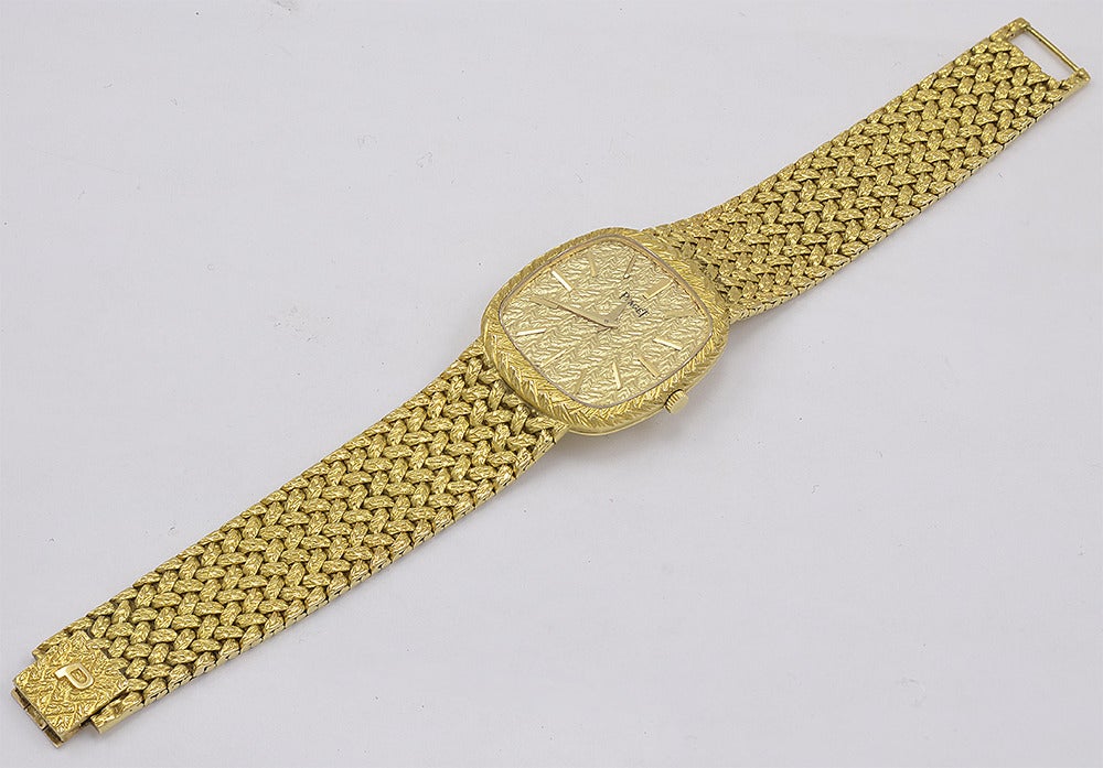 Piaget Lady's YeIlow Gold Mechanical Movement Wristwatch In Excellent Condition In New York, NY