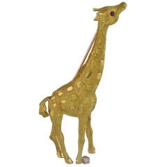 Gold Giraffe Pin