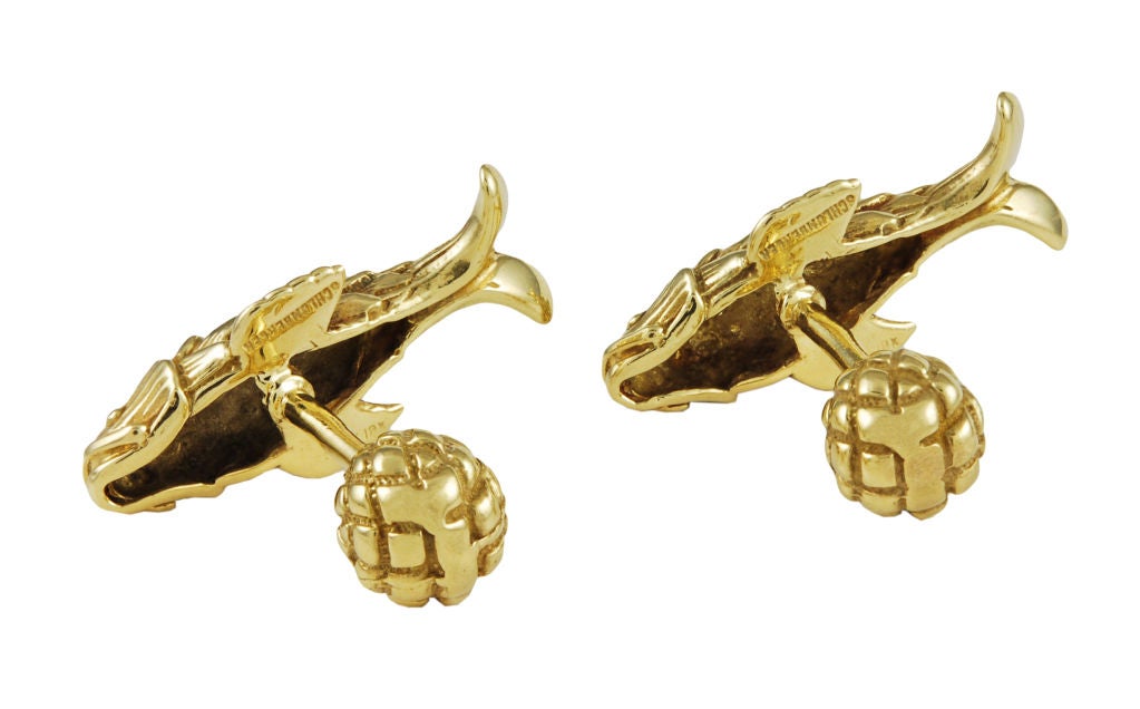 Tiffany & Co. Schlumberger figural 18kt gold fish cufflinks. Heavy and well-detailed.